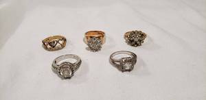 lot 773 image: Fashion rings, 5 ct. (2) size 7, (2) size 7.5, (1) size 8