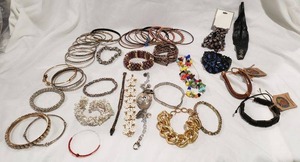 lot 775 image: Fashion bracelet selection