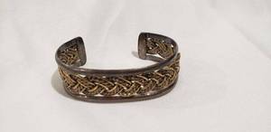 lot 734 image: Vintage Taxco Mexico two tone bangle with rope design. Marked Mexico 925 TL-XX (Cant read last 2 digits)