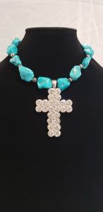 lot 700 image: Dyed Howlite chunky bead 14L necklace with rhinestonecrystal decorated cross pendant 3L