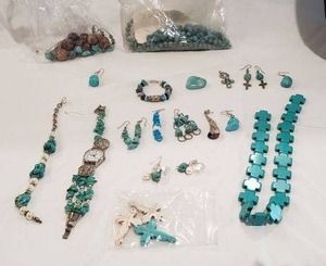 lot 703 image: Faux turquoise fashion selection. Includes beads from 3 necklaces, 3 pairs of earrings, assorted single earrings and more