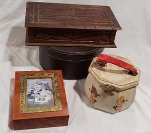 lot 718 image: Round leather box, carved wood jewelry box, burlwood photo frame, vintage decoupage purse (condition issues)