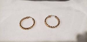 lot 643 image: Pair of 10K gold hoop earrings, Marked 10K