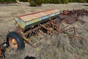 lot 665 image: PlanterSeeder pull behind