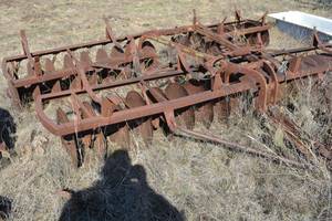 lot 667 image: Double Disc Plow