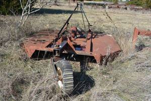 lot 668 image: Brush Hog PTO