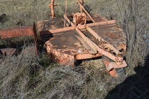 lot 670 image: Brush Hog PTO
