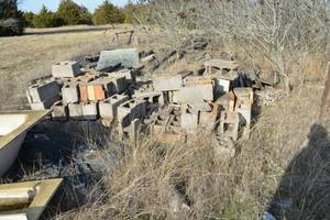 lot 549 image: Large lot of Cinder Blocks aprox 50 plus