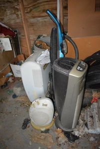 lot 610 image: Whirlpool Dehumidifier, fans and  vacuum cleaner
