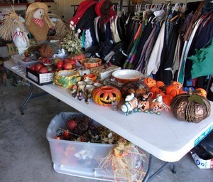 lot 165 image: Fall and Thanksgiving Decorations