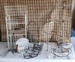 lot 197 image: Various Wire Racks, see pictures