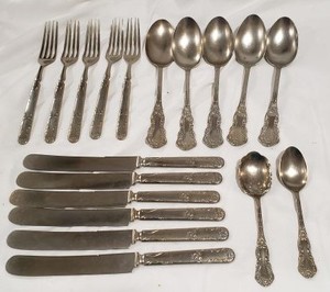 lot 792 image: Panama Silver Set as shown