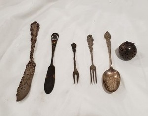 lot 794 image: Stamped Westmoreland Sterling Spoon, Tea Ball stamped Sterling 15 and More, see pictures