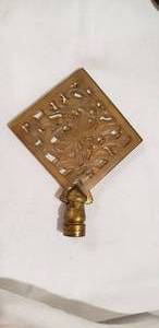 lot 849 image: Brown Lamp Finial, Sausalito or Brown Agate