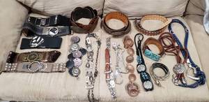 lot 809 image: Misc. Belts, see pictures