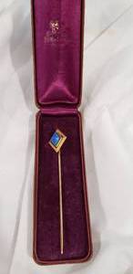 lot 856 image: Turn of the Century antique Stick Pin with Blue Stone in Fitted Box