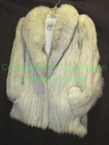 lot 2 image: Avanti genuine Blue Fox fur jacket