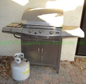 lot 9 image: Stainless steel propane grill