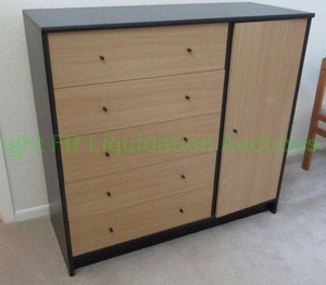 lot 79 image: Euro style drawerdoor storage cabinet 46 x 43 x 18