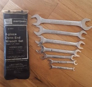 lot 122 image: Craftsman wrench set