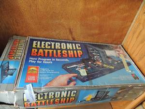 lot 48 image: Trivial pursuit and electronic battleship