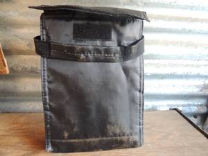 lot 65 image: 27 black lunch bags