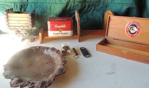lot 84 image: Wooden book rack with ends, Campbells soup tin Don Lino cigar box and more