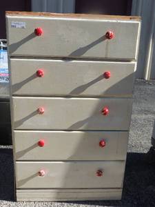 lot 120 image: White 5 drawer dresser needs work red knobs 44 tall 26wide 15deep