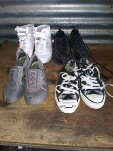 lot 132 image: 4 pair shoes  gray sketchers memory foam unknown size Converse size 5 Doctor Scholls size 6.5 gel cushion