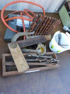lot 15 image: Black & Decker 38drill plus drill bit set and various size drill bits