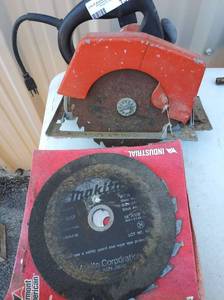 lot 137 image: Kmart 7 12 circular saw plus various size blades