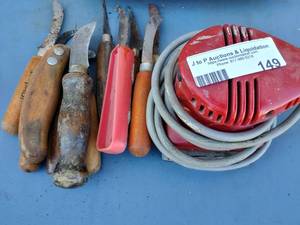 lot 149 image: Wood carving tools x 11 plus Makita finishing sander model M901