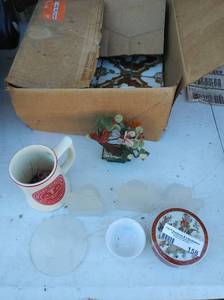 lot 158 image: Ceramic pool tiles set of 3 tea lights decorative stone tree mug, and trinket dish