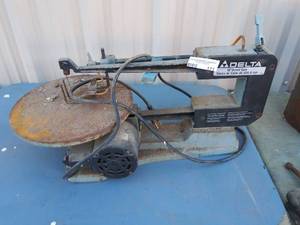 lot 171 image: Delta 16 scroll saw model 40-530