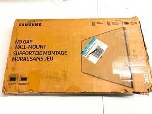 lot 47 image: Samsung No Gap TV Wall Mount