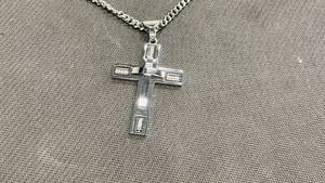 lot 74 image: Stainless Steel Cross Necklace w 24 Necklace (Unsure of Brand, Please Preview)
