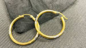 lot 78 image: 14K Diamond Cut Hoop Earrings 40mm (One earring has broken clasp holder, Unsure of Brand, Please Preview)