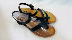 lot 92 image: Womens Strap Slippers Size 6.5