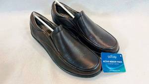 lot 98 image: Eastland Kaitlyn Brown Womens Wide Slip on Shoes Size 8