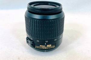 lot 111 image: Nikon 18-55mm DX Lens