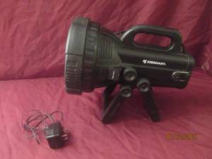 lot 90 image: JOBSMART HD3500LM RECHARGEABLE SPOTLIGHT WITH CHARGER