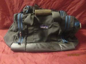 lot 98 image: PATAGONIA BAG