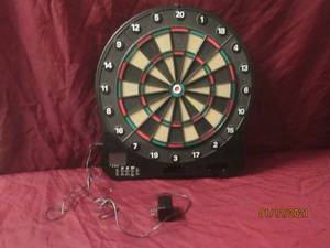 lot 108 image: ELECTRONIC DART BORAD