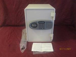 lot 35 image: ELECTRONIC DIGITA SAFE MODEL EM-016 WITH MANUAL