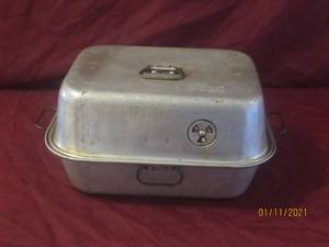 lot 54 image: VINTAGE ROASTING PAN