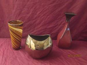 lot 71 image: 3 VASE AND CANDLE HOLDERS