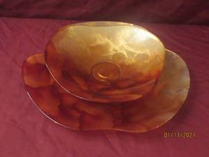 lot 73 image: 2 PIECE HOME DCOR