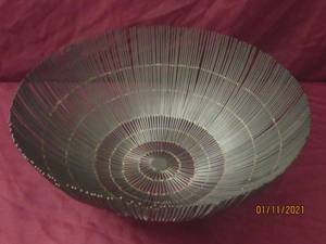 lot 74 image: LARGE WIRE DCOR BOWL