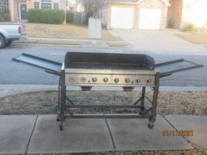 lot 76 image: BAKERS CHEF DOUBLE GAS GRILL - PROPANE
