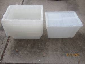 lot 80 image: 4 TOTES WITH FLIP TOP